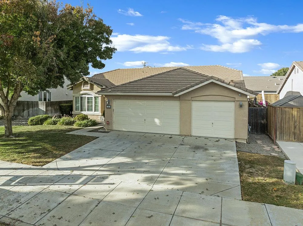 782 Tamarack Way photo 1