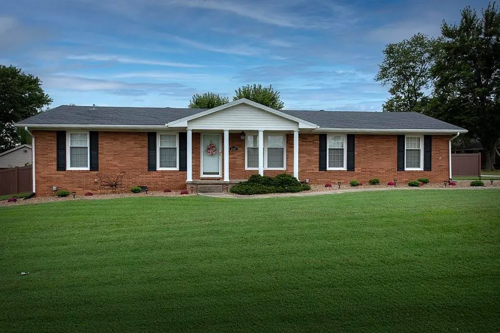 2445 Georgia Ln photo 1