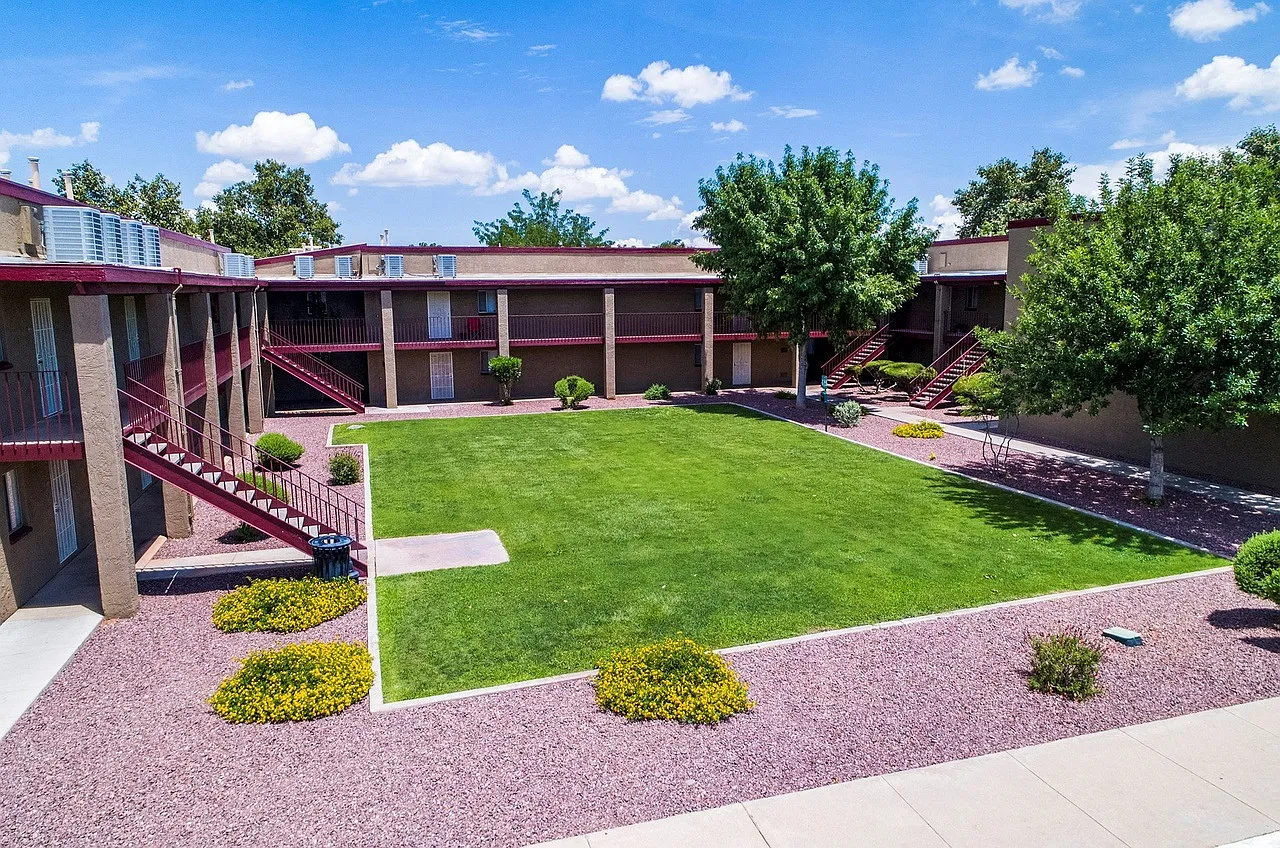 Vista Village Apartments — Photo 4