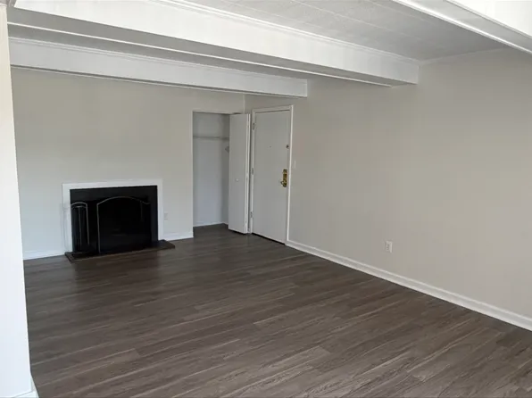 11 Warren Lodge Ct APT 1A, Cockeysville, MD 21030