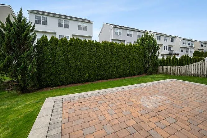 9 Inverness Dr — Photo 13