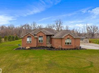 7977 Hough Rd, Almont, MI 48003