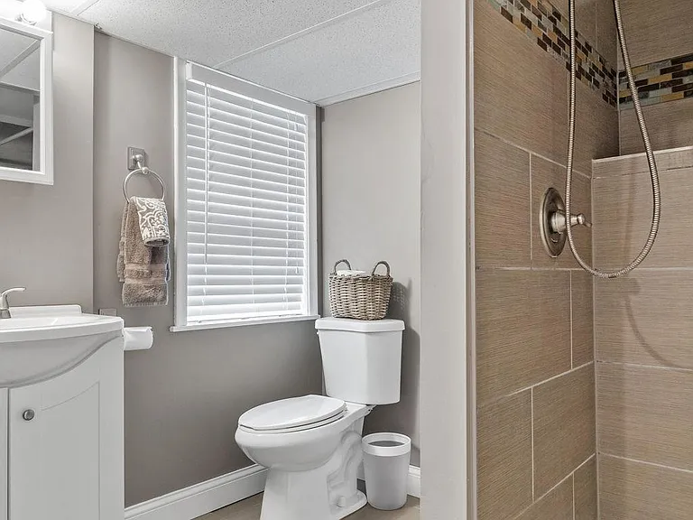 5036 Richmond Dr — Photo 25