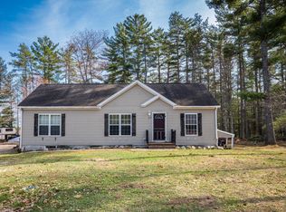 27 Robinhood Rd, Wakefield, NH 03830
