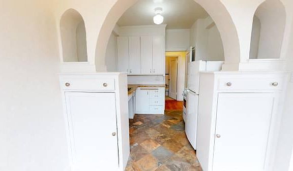 3rd image of 555 Buena Vista Ave W APT 204