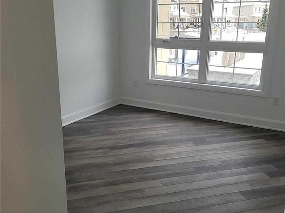 4th image of 50 Lakebreeze Dr #106