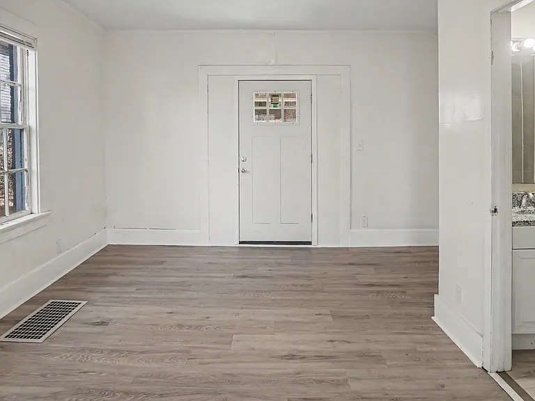 1811 Fairfax Ave — Photo 5