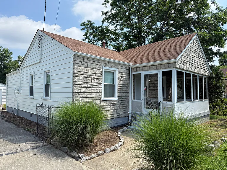 531 W Evelyn Ave — Photo 2