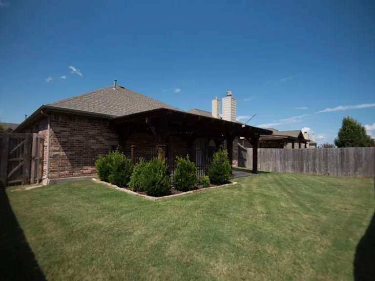809 Hardwood Dr — Photo 17