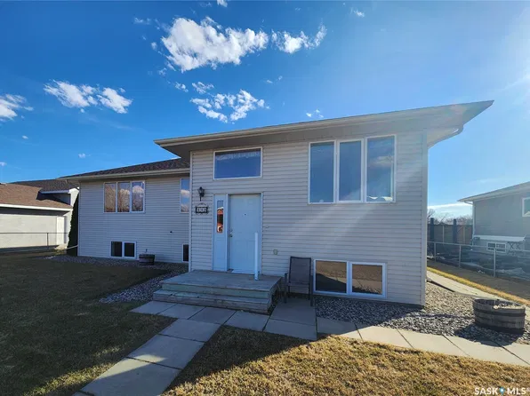 115 Carson Bay, Lampman, SK S0C 1N0