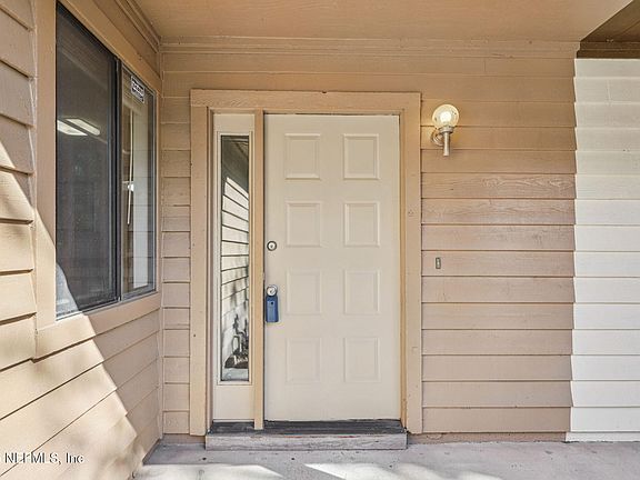 4th image of 3015 COBBLEWOOD Lane E