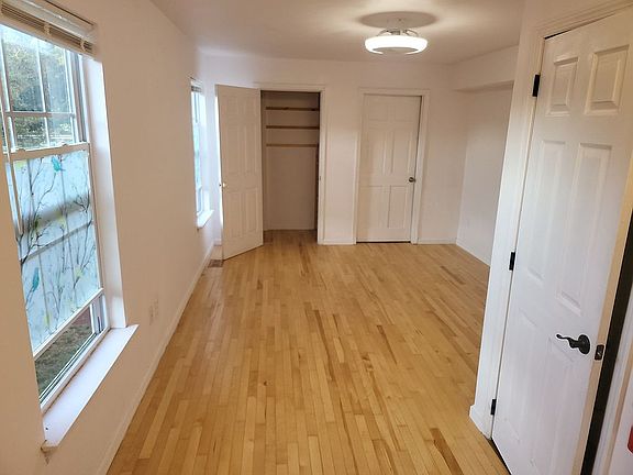 4th image of 546A E Brook Ln