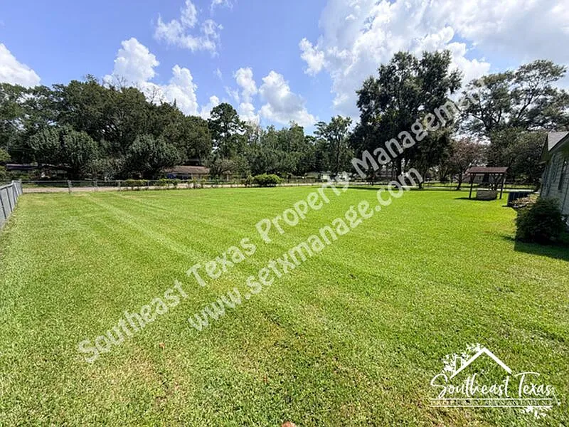 3 bed, 2.0 bath, 1580 sqft, $1,650 — Photo 2