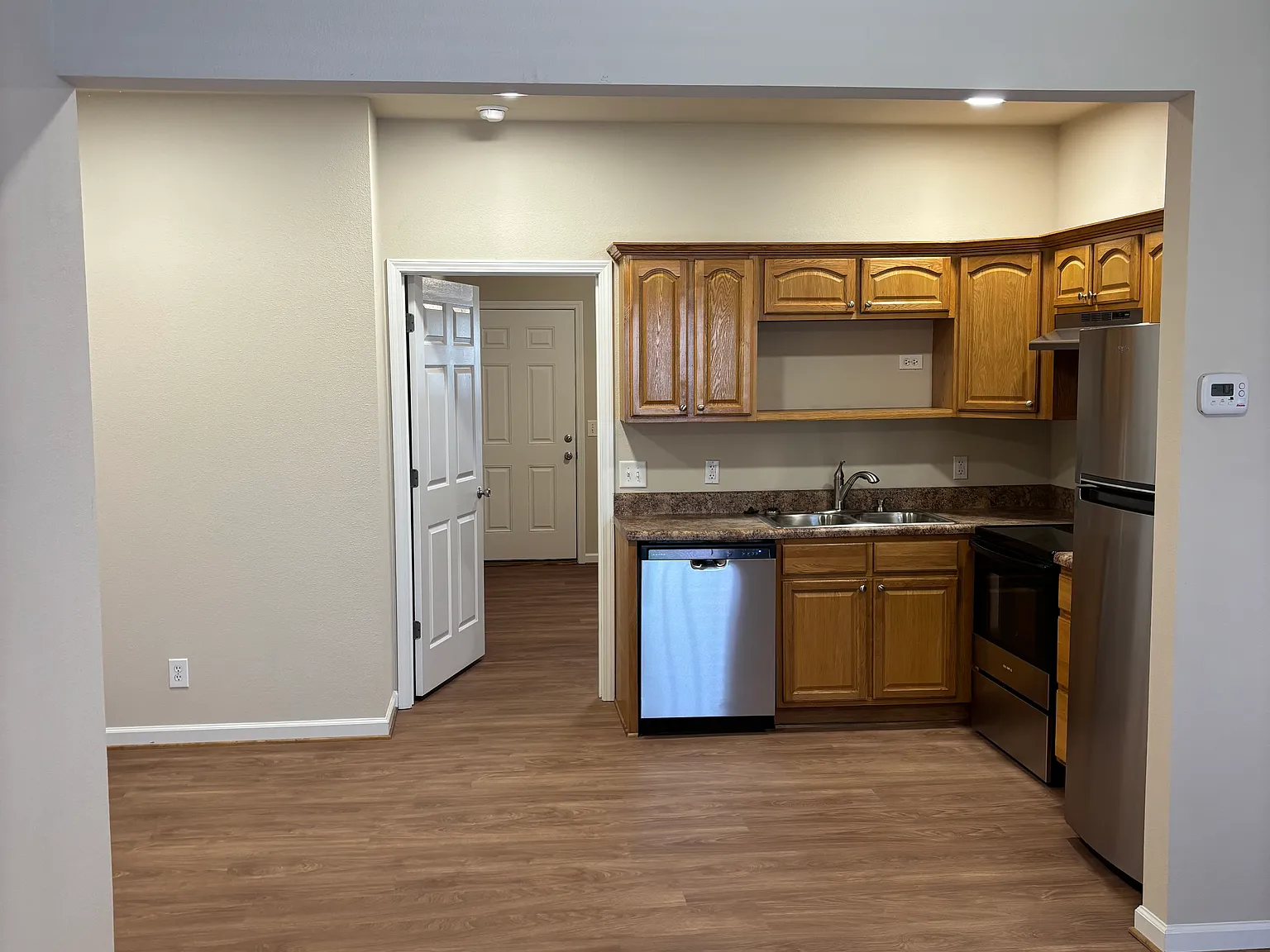 2 bed, 1150 sqft, $1,325 — Photo 2