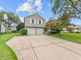474 Briarcliff Ln, Bartlett, IL 60103