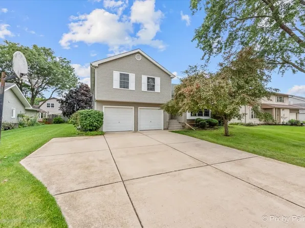 474 Briarcliff Ln, Bartlett, IL 60103