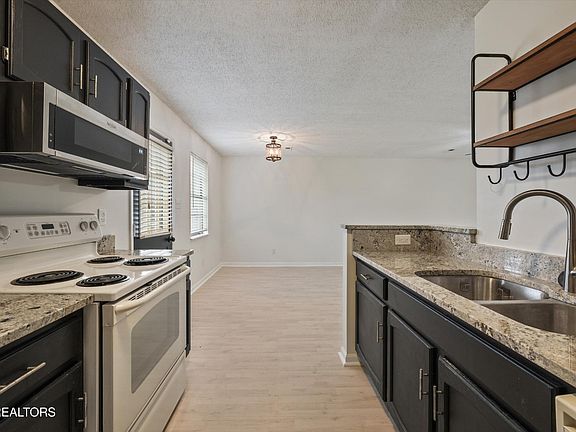 4th image of 9005 Fountain Brook Ln