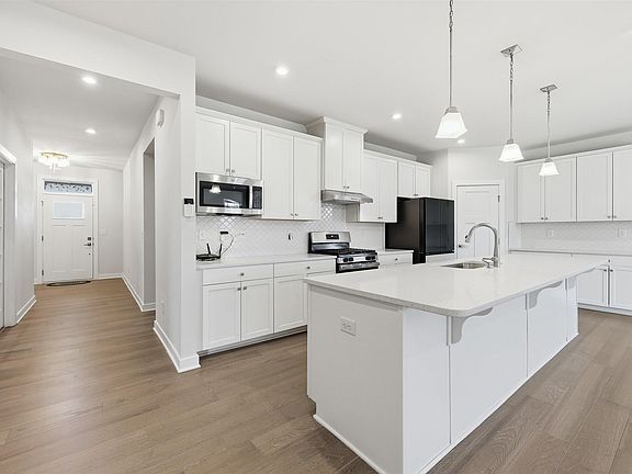 4th image of 6425 Cumberland Dr #23