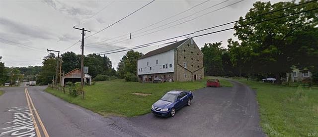 2nd image of 4830 Huckleberry Rd