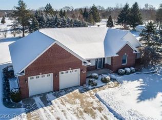 1804 White Cliff Dr, Howell, MI