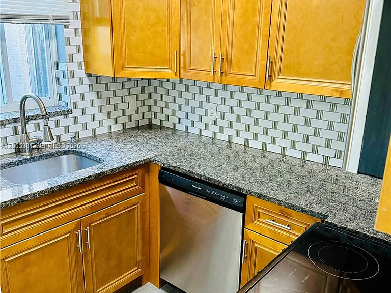 6625 Winfield Blvd #4-D — Photo 9