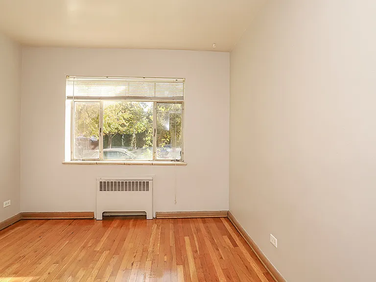 South Josephine Apartments — Photo 38