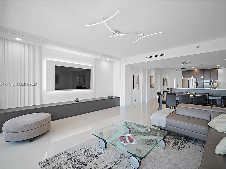 19234 Fisher Island Dr #19234 — Photo 12