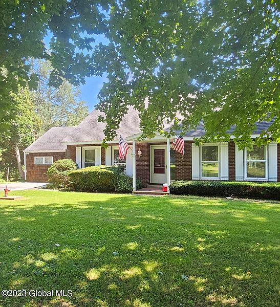 2nd image of 110 Independence Ln Lane