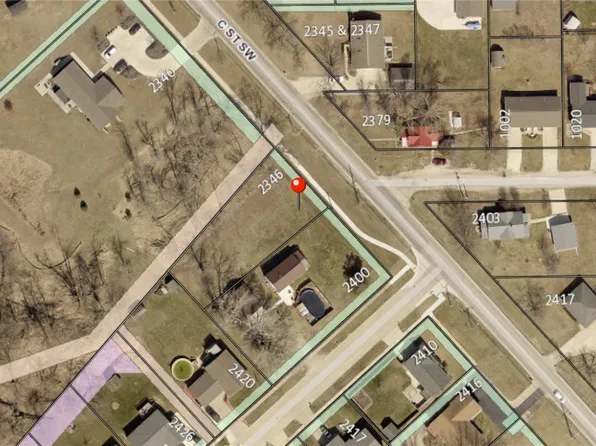 2346 C St SW, Cedar Rapids, IA 52404