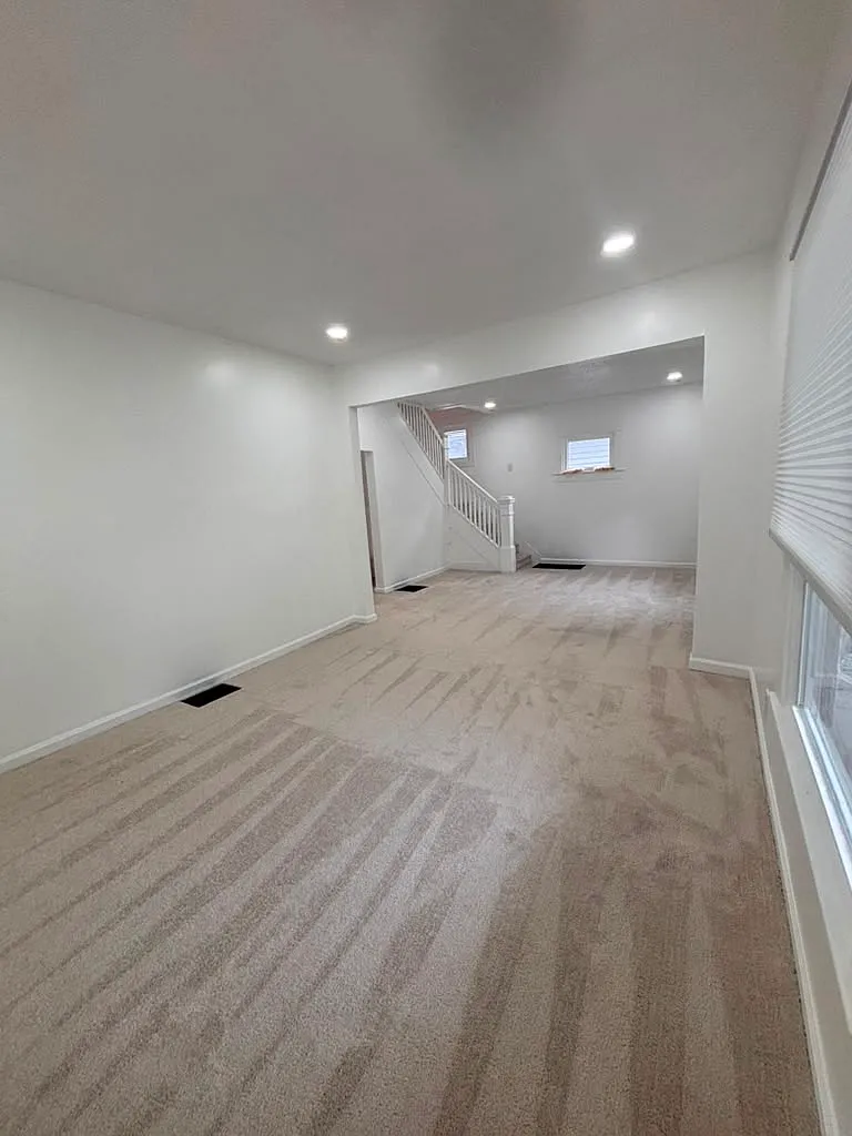 3 bed, 1900 sqft, $1,850 — Photo 1