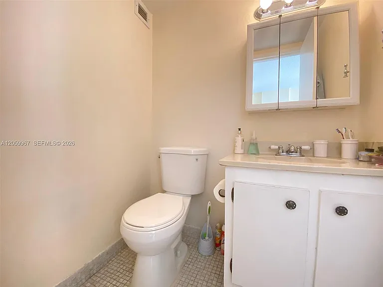 16919 N Bay Rd #620 — Photo 19
