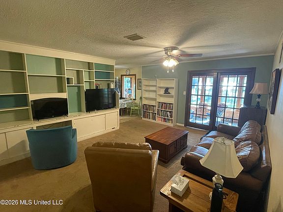 5th image of 919 Kraner Ln