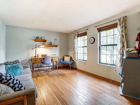 5th image of 490 Shaker Dr