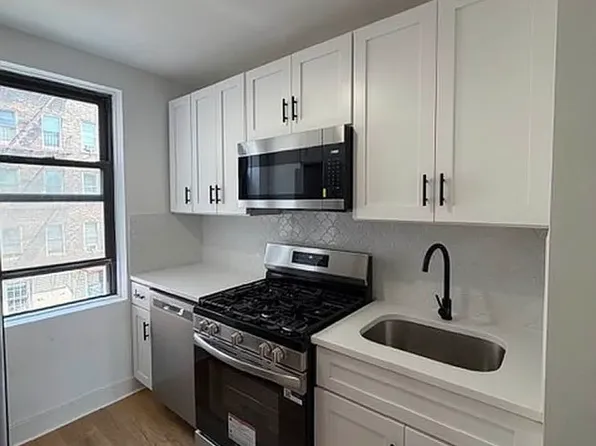 445 W 240th St APT 3M, Bronx, NY 10463