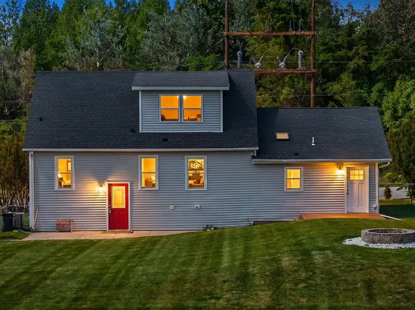 799 N 400 E, Valparaiso, IN 46383