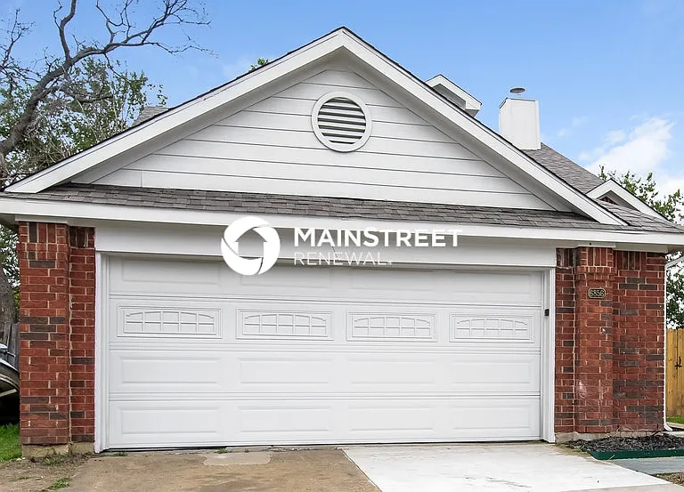 6856 Driffield Cir E — Photo 2