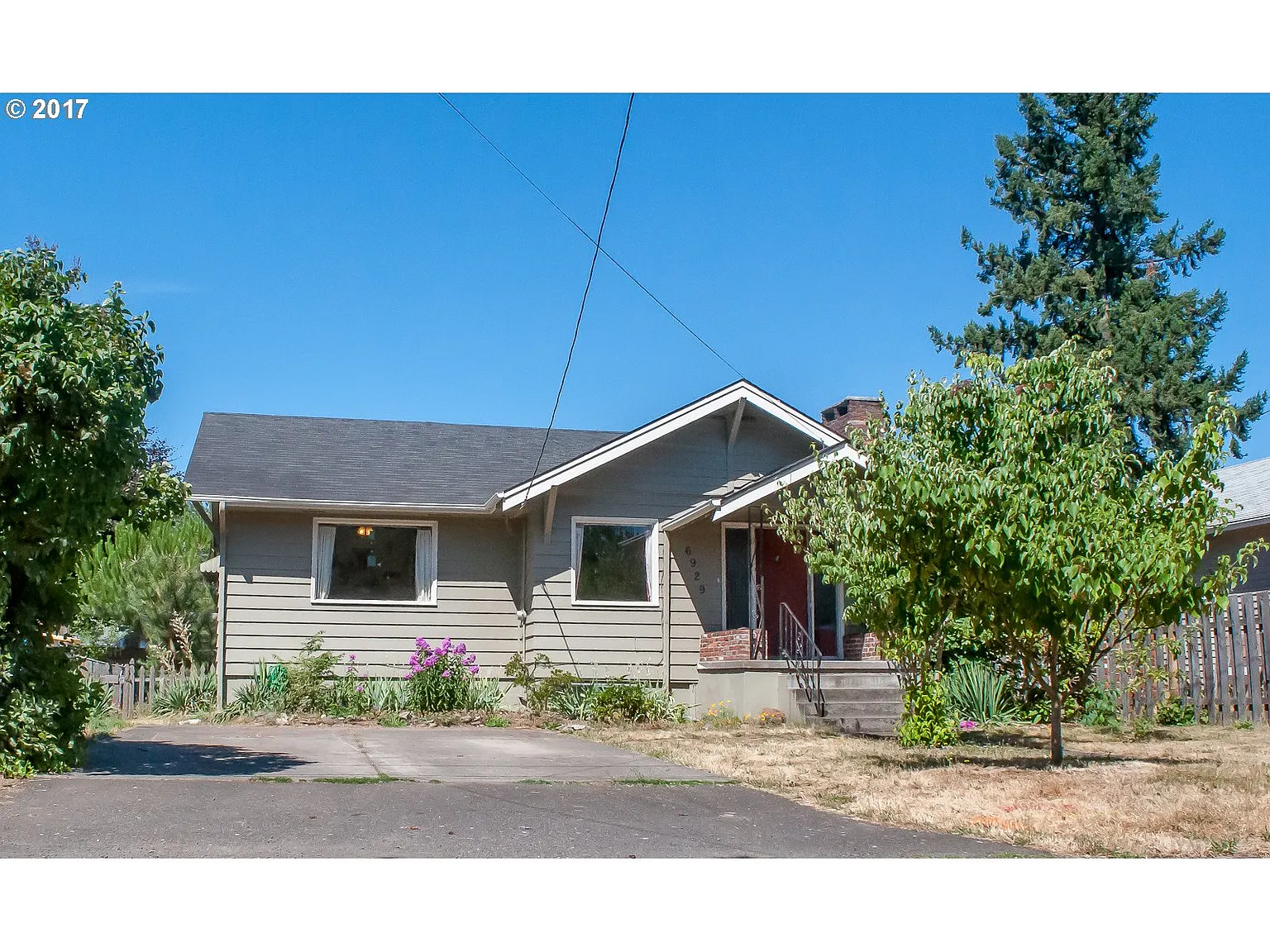 6929 SE 65th Ave photo 1