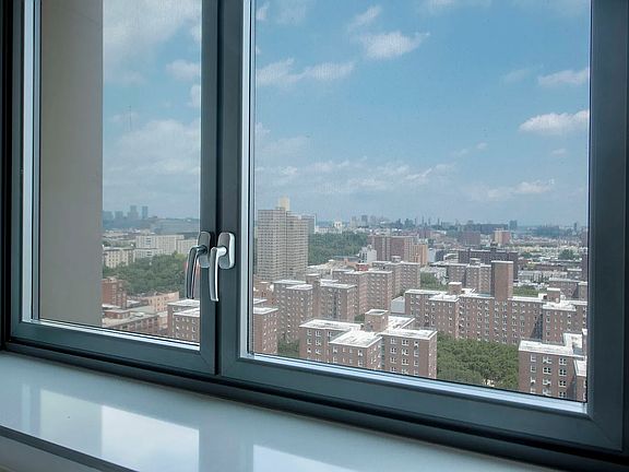 4th image of 230 W 126th St #22E