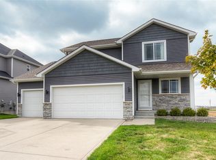 630 NE Badger Ln, Waukee, IA 50263