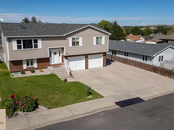 1140 Cactus Ct, Douglas, WY 82633
