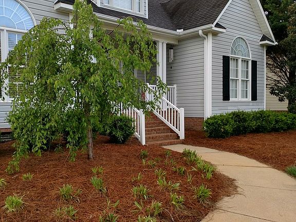 2nd image of 305 Hidden Creek Dr