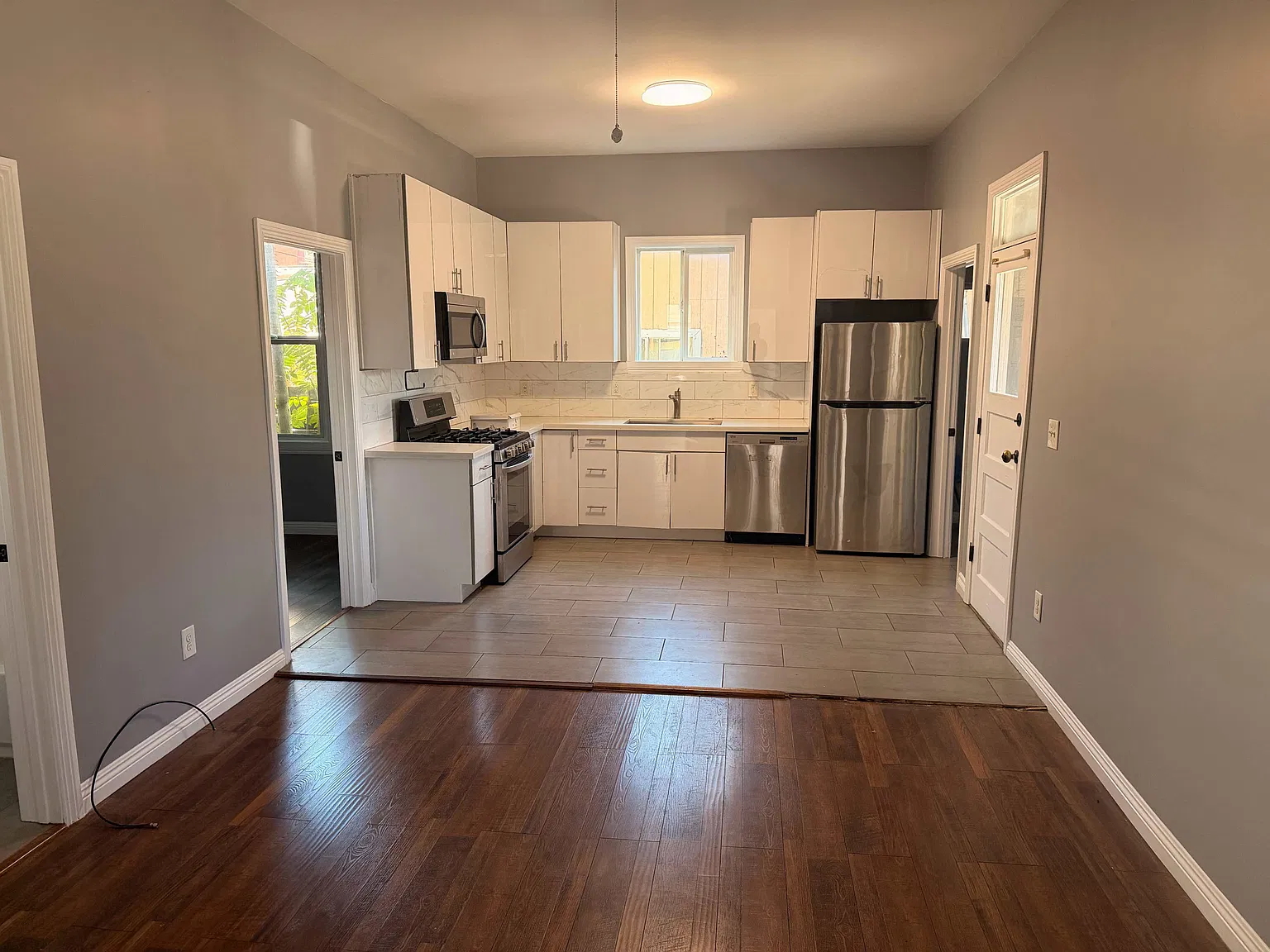 3 bed, $3,895 — Photo 2