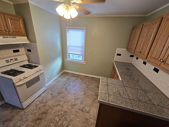 4th image of 132 Maitland Ave Floor 2