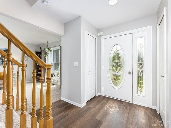 3rd image of 5825 S Ashford Way
