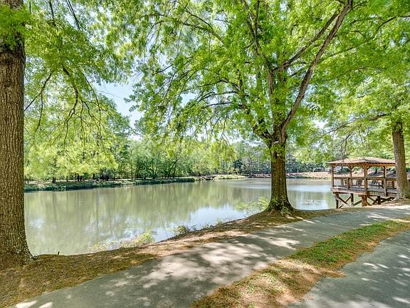 2nd image of 1800 Clairmont Lake A623