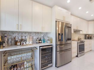 6821 Hendry Dr, Lake Worth, FL 33463