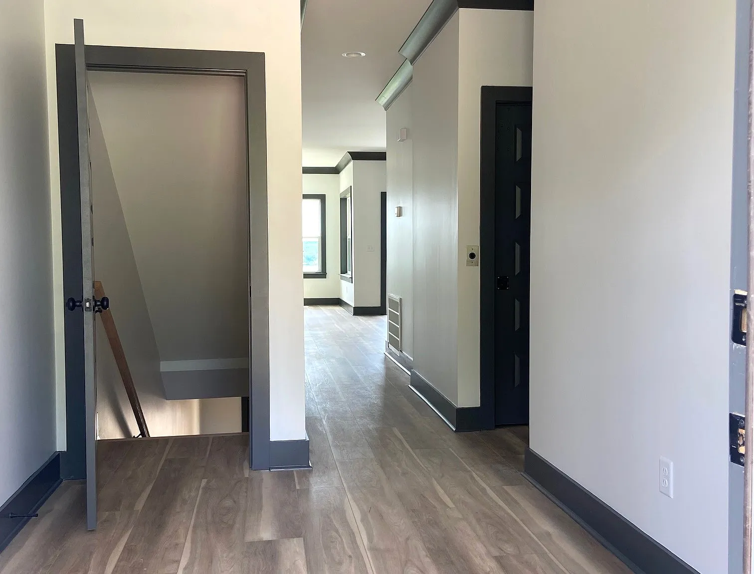 4 bed, 2875 sqft, $2,500 — Photo 2