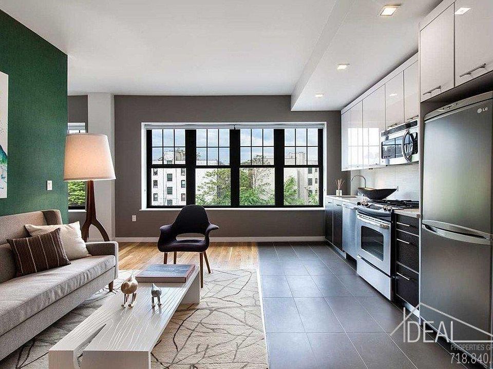 1st image of 121 Parkside Ave