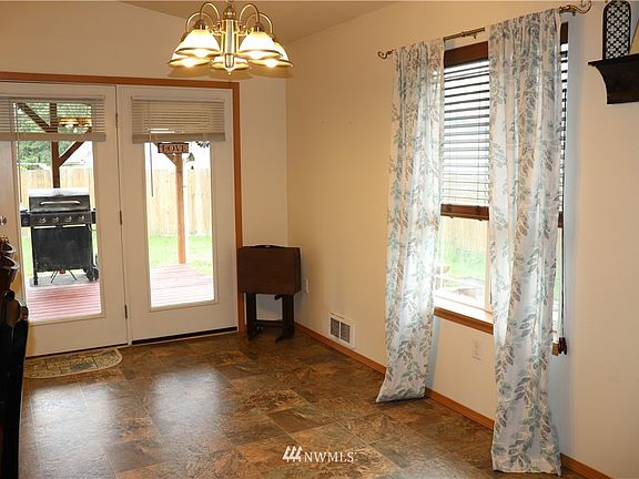 4th image of 1111 Dickinson Avenue