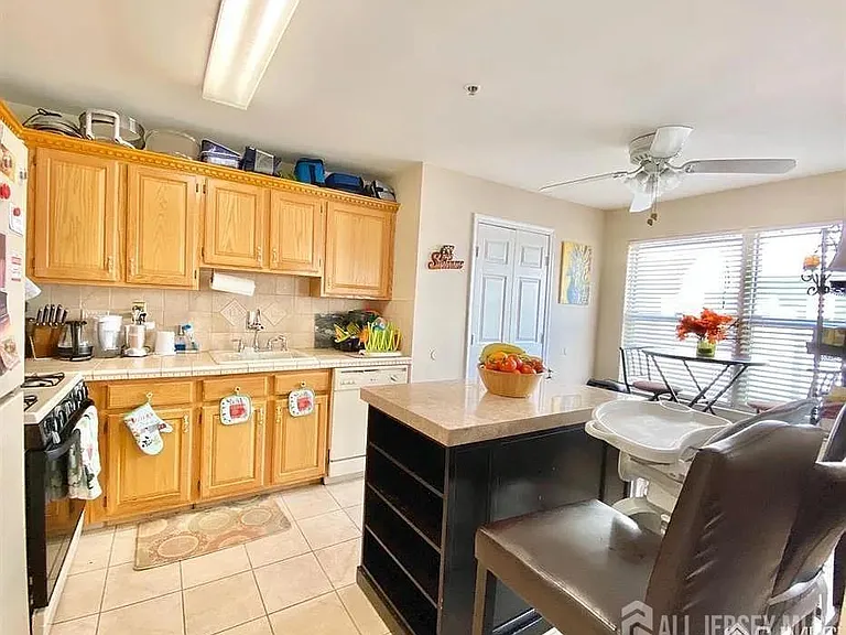 790 Harbortown Blvd — Photo 7